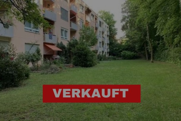 Helle und gut geschnittene 2-Zimmer Wohnung mit Loggia und Stellplatz!